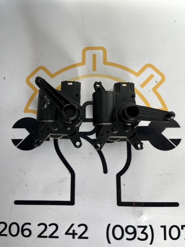 Сервопривод заслонок печки Volkswagen Touareg 2008 52411483 Б/У
